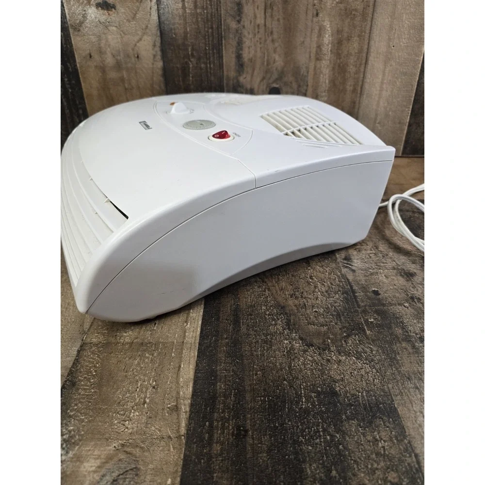 Kenmore Air Cleaner Ionizer Model 83240 White Tabletop Air Purifier 120V 0.90A